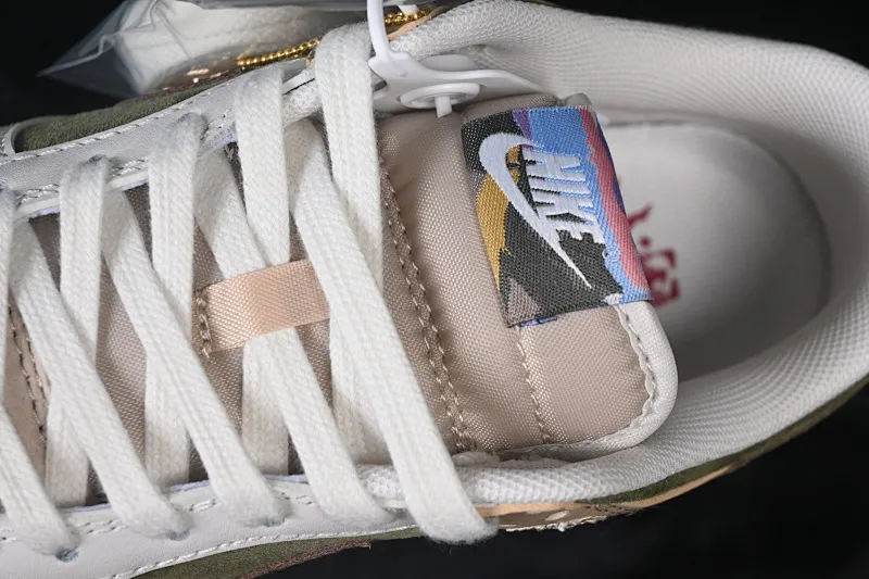 All categories Nk SB Dunk series Nk SB Dunk Low low-top sneakers Nike SB Dunk Low Year of the Horse limited low-top casual sneakers IQ1118-220